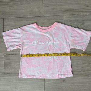 PINK TIE DYE - CHAMPION CROPPED T-SHIRT